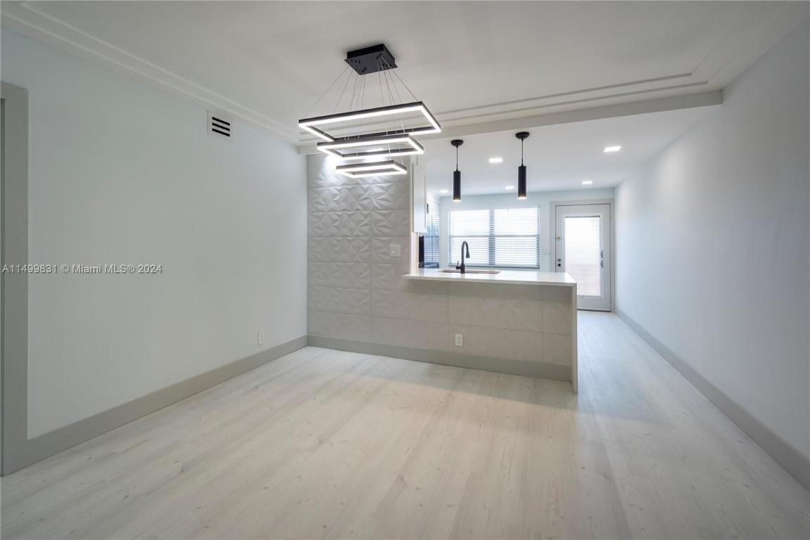 LUCAYA VILLAGE 1-C CONDO - Residential