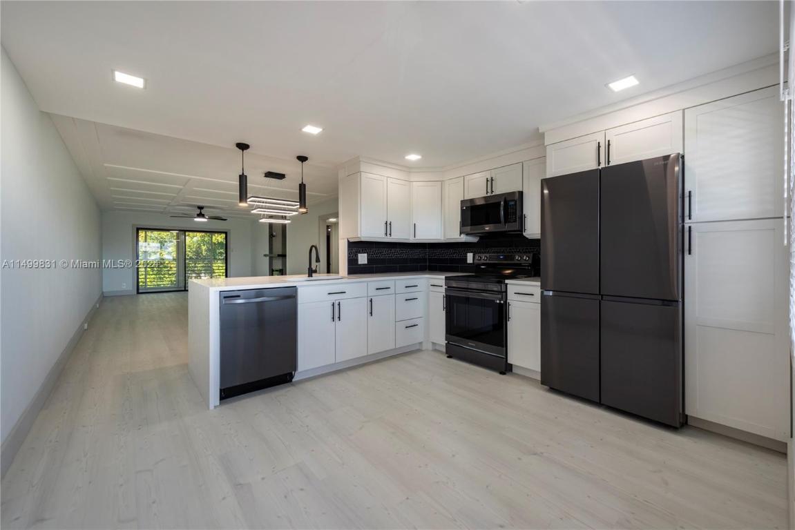 LUCAYA VILLAGE 1-C CONDO - Residential