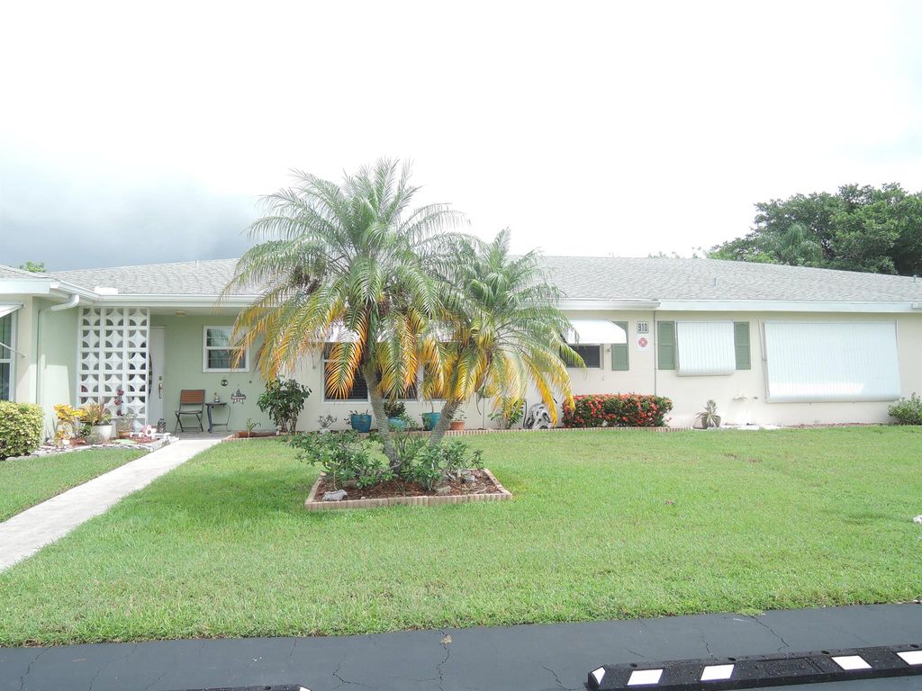 Photo of 910 Savannas Point Drive #B(E), Fort Pierce, FL 34982 (MLS # R10913331)