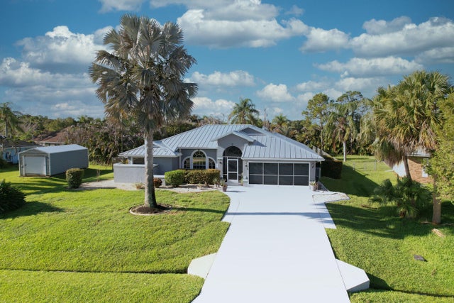 549 SE CLIFF Road