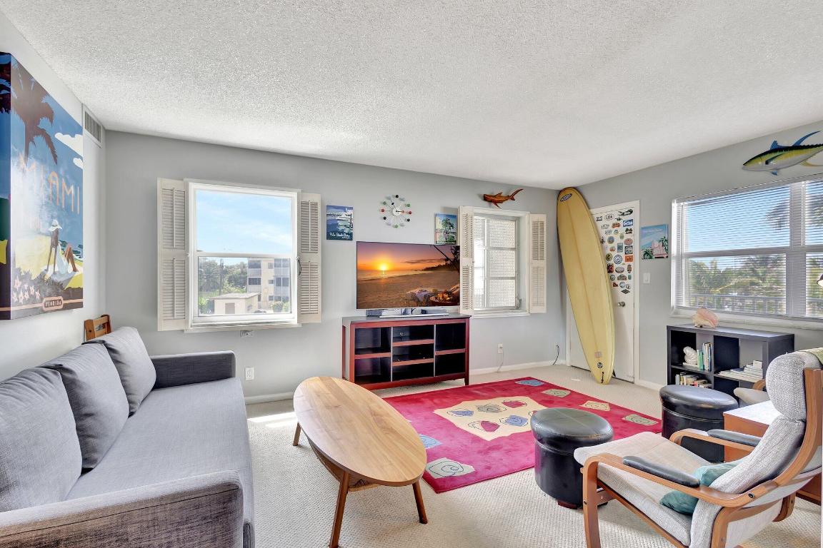 VILLAS ON THE OCEAN - Residential