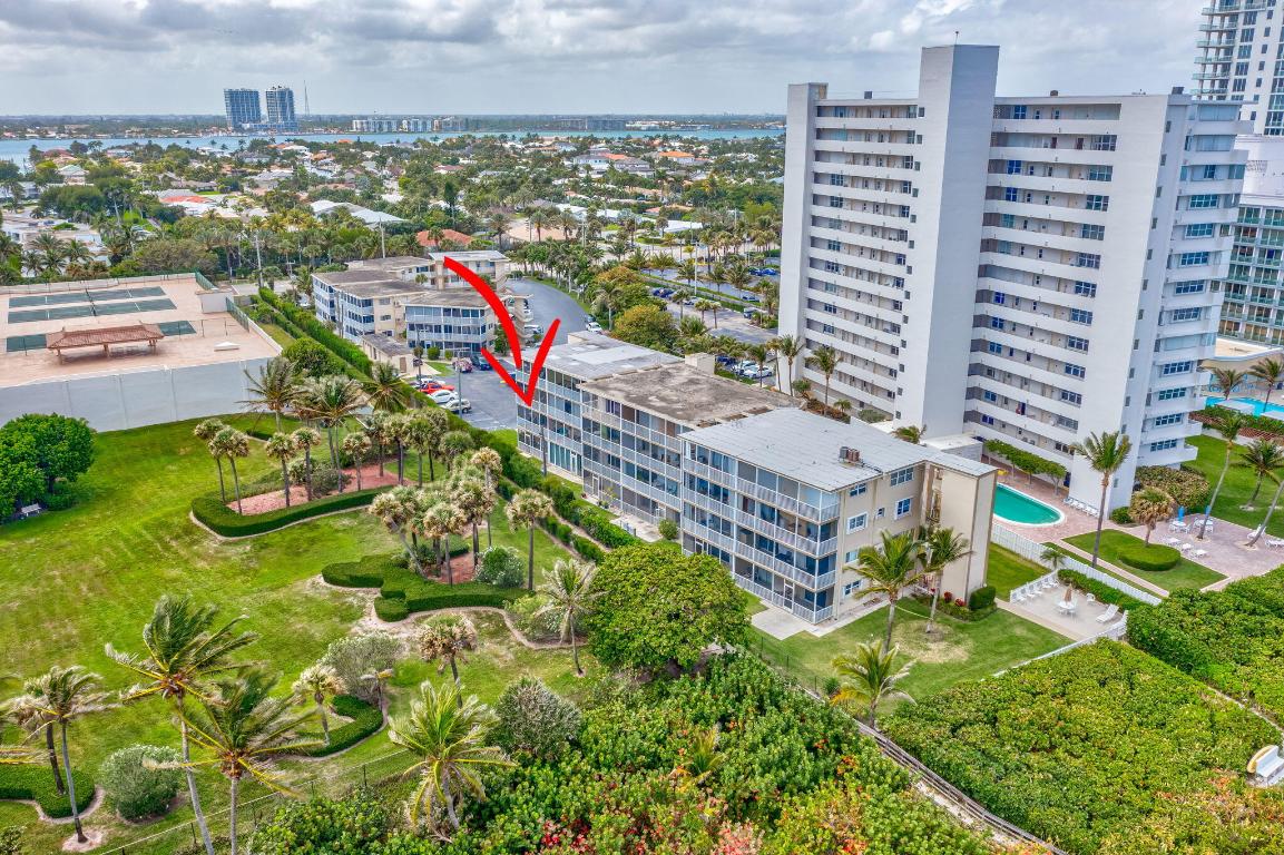 VILLAS ON THE OCEAN - Residential
