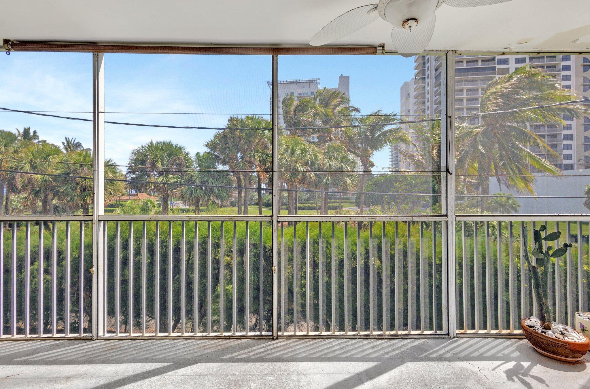 VILLAS ON THE OCEAN - Residential