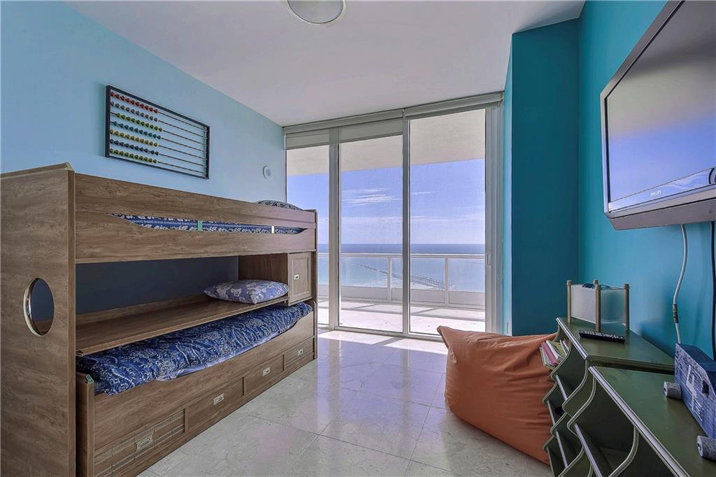 Continuum on South Beach - Residential