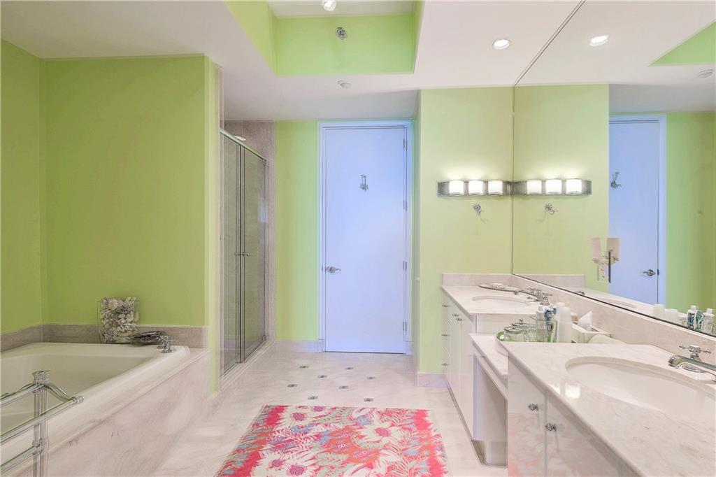 Continuum on South Beach - Residential