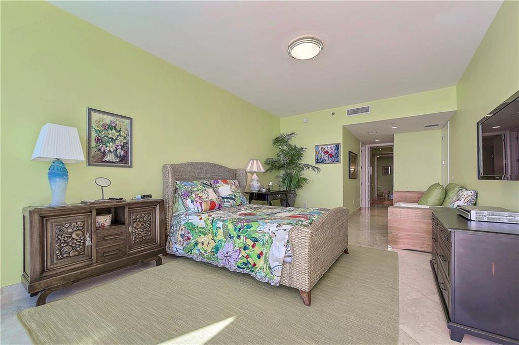 Continuum on South Beach - Residential