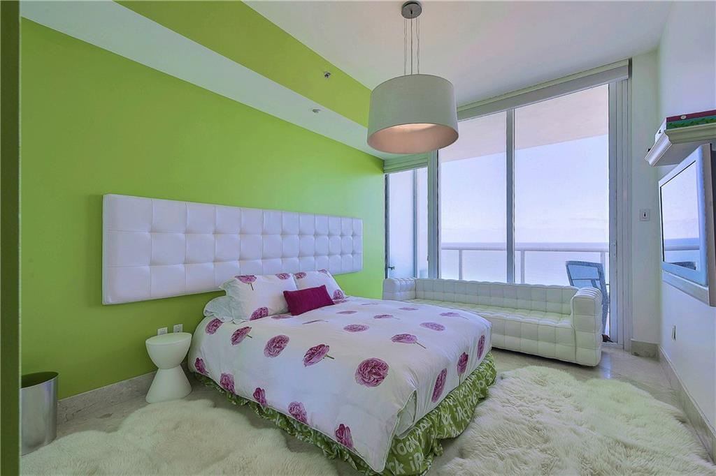 Continuum on South Beach - Residential