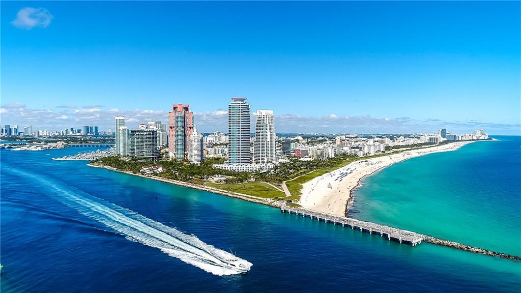 Continuum on South Beach - Residential