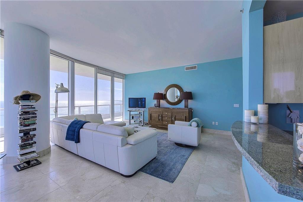 Continuum on South Beach - Residential