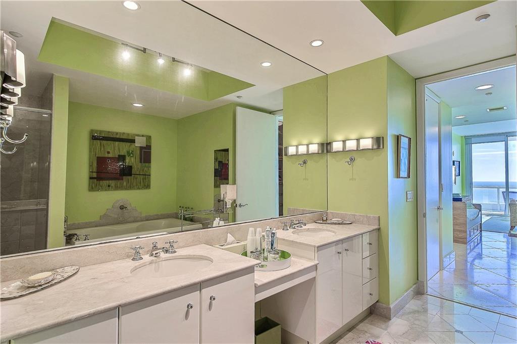 Continuum on South Beach - Residential