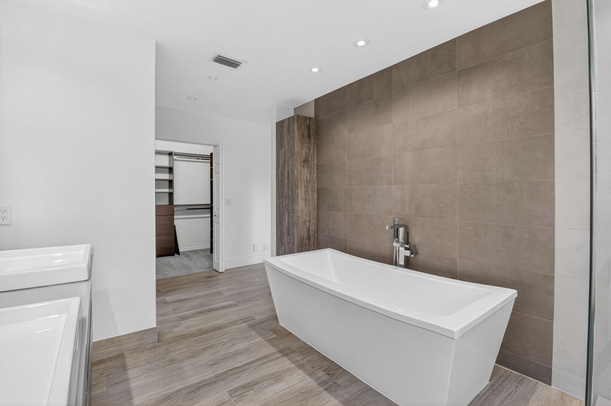 SHORES AT BOCA RATON PH 1 - Residential Lease