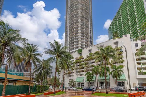 1750 N Bayshore Dr 1112 Miami FL 33132