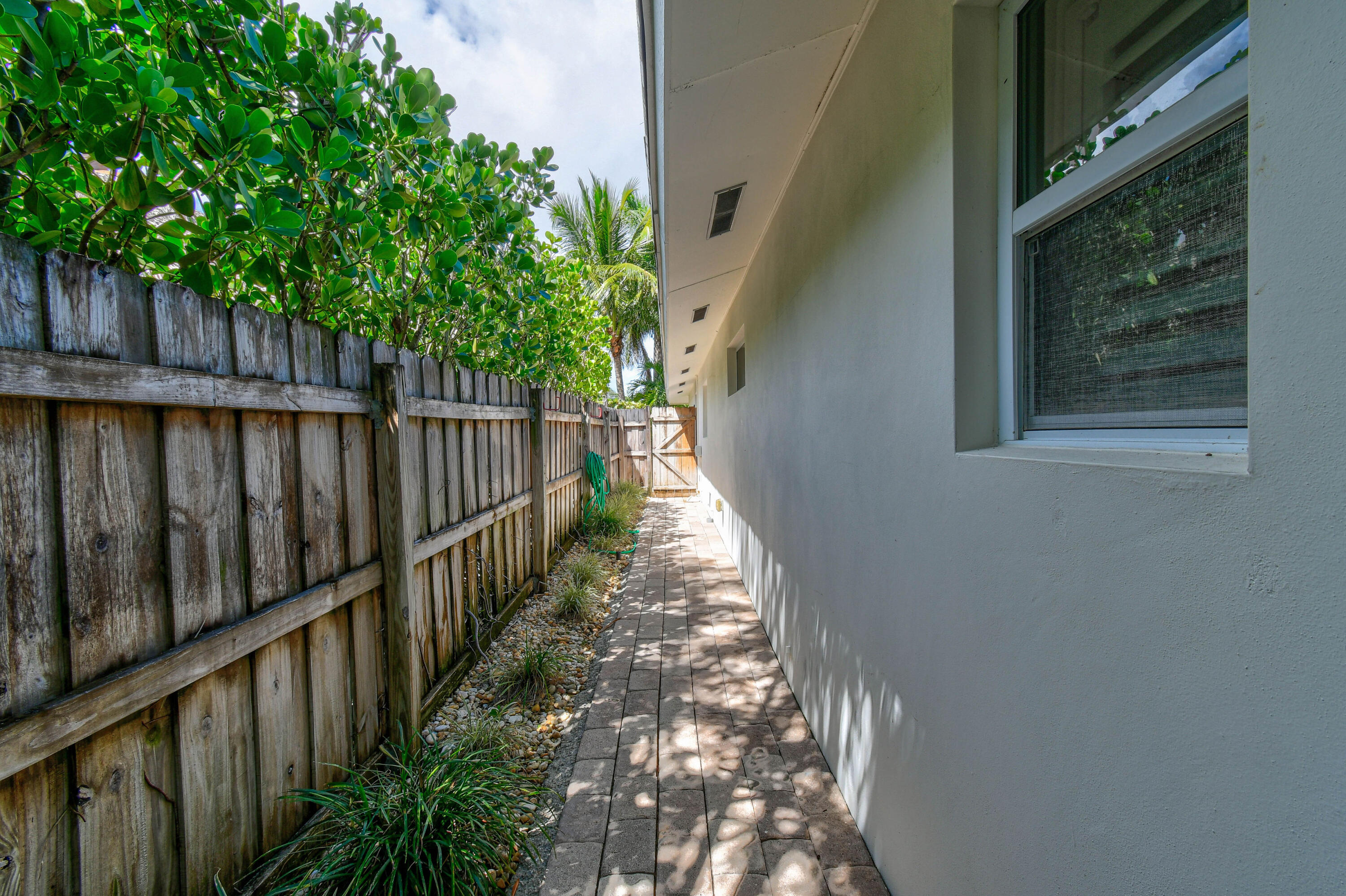 RIVERSIDE DRIVE PARK SEC A - Residential