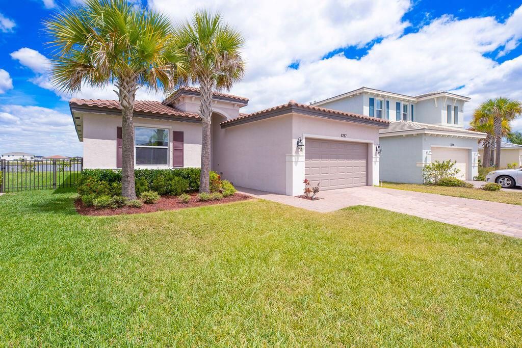 Photo of 8287 NW Greenbank Circle, Port Saint Lucie, FL 34987 (MLS # R10976490)