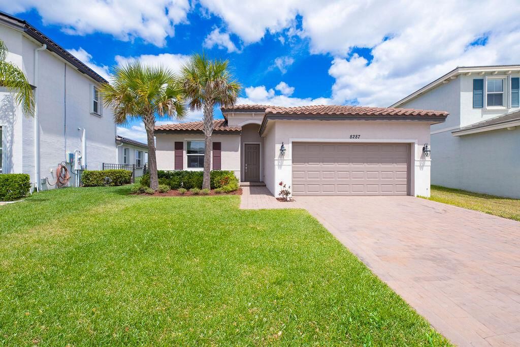 Photo of 8287 NW Greenbank Circle, Port Saint Lucie, FL 34987 (MLS # R10976490)