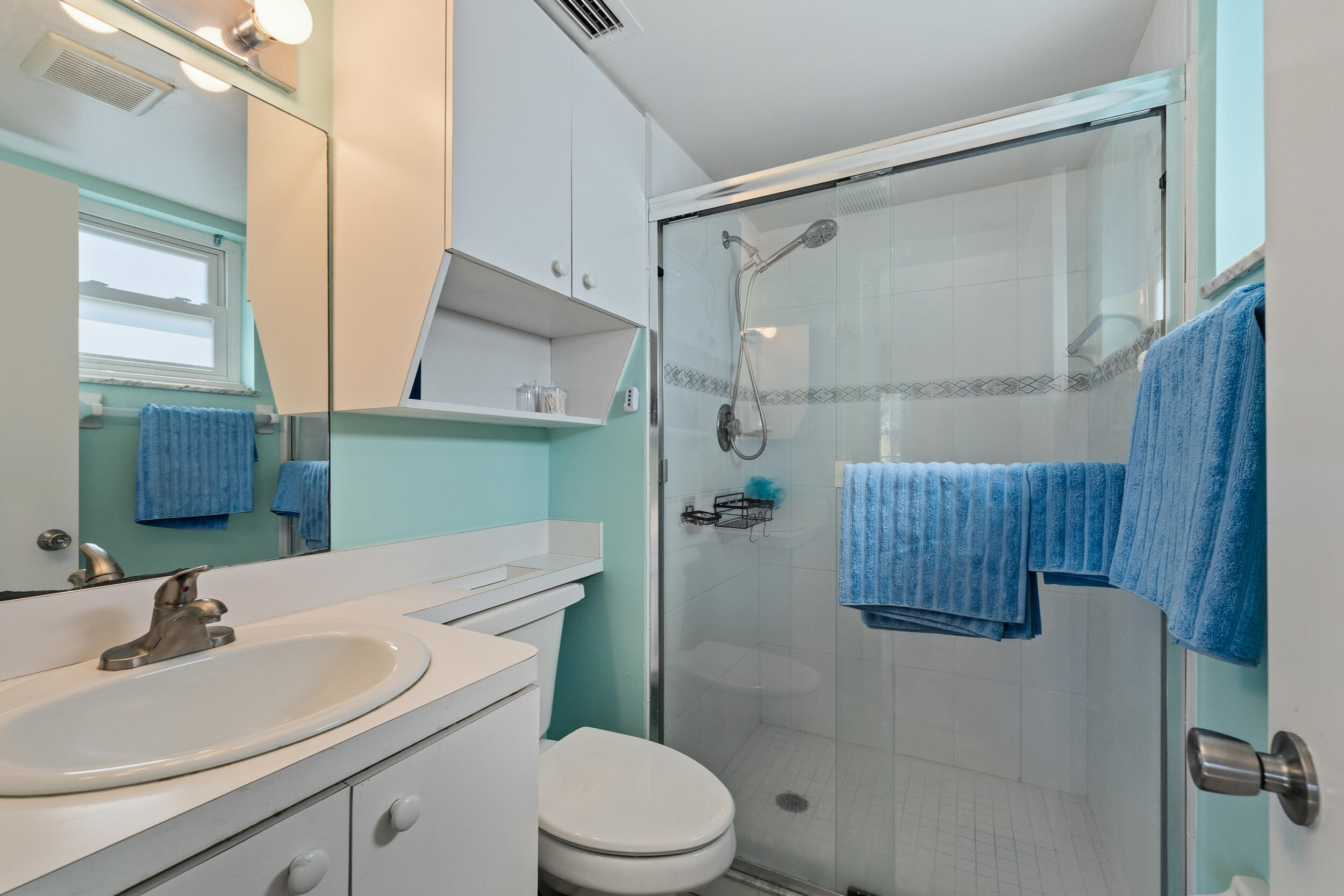 KING MOUNTAIN CONDO 
(AKA MONTEREY YACHT & COUNTR - Residential