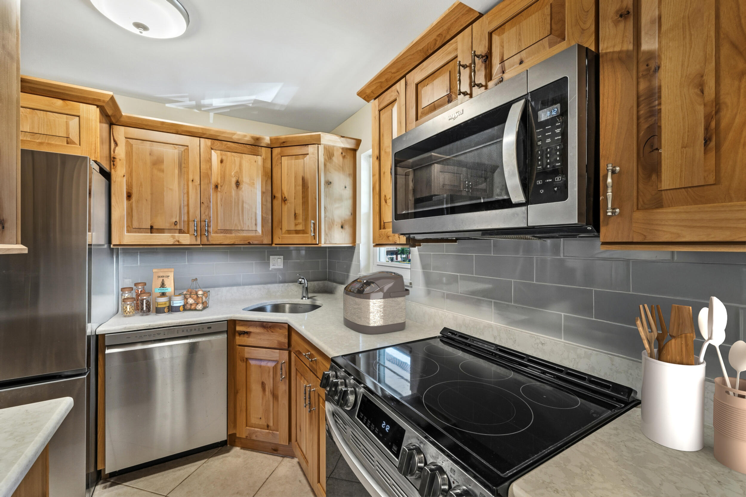 KING MOUNTAIN CONDO 
(AKA MONTEREY YACHT & COUNTR - Residential