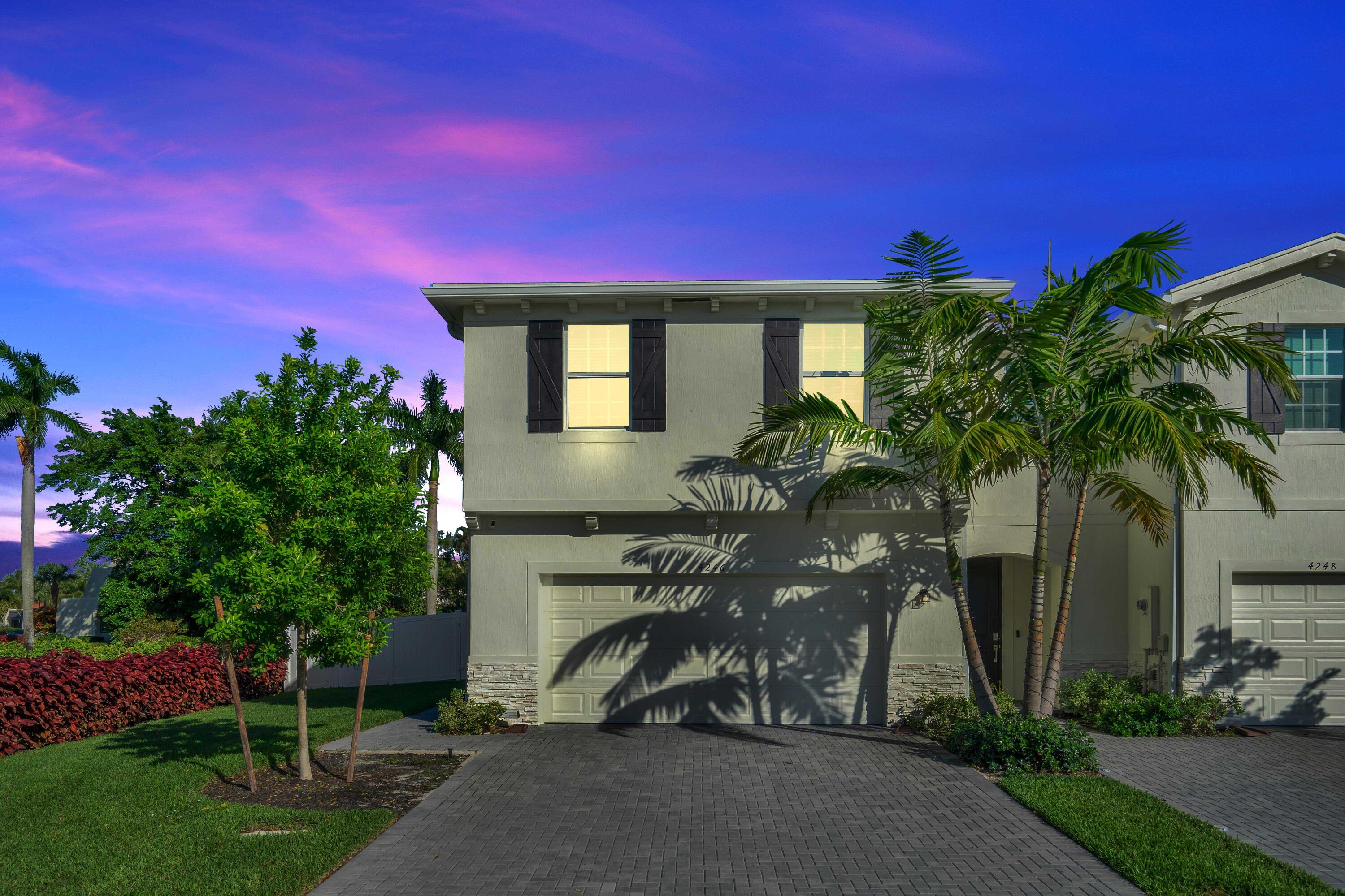LAKESHORE AT THE FOUNTAINS - Residential
