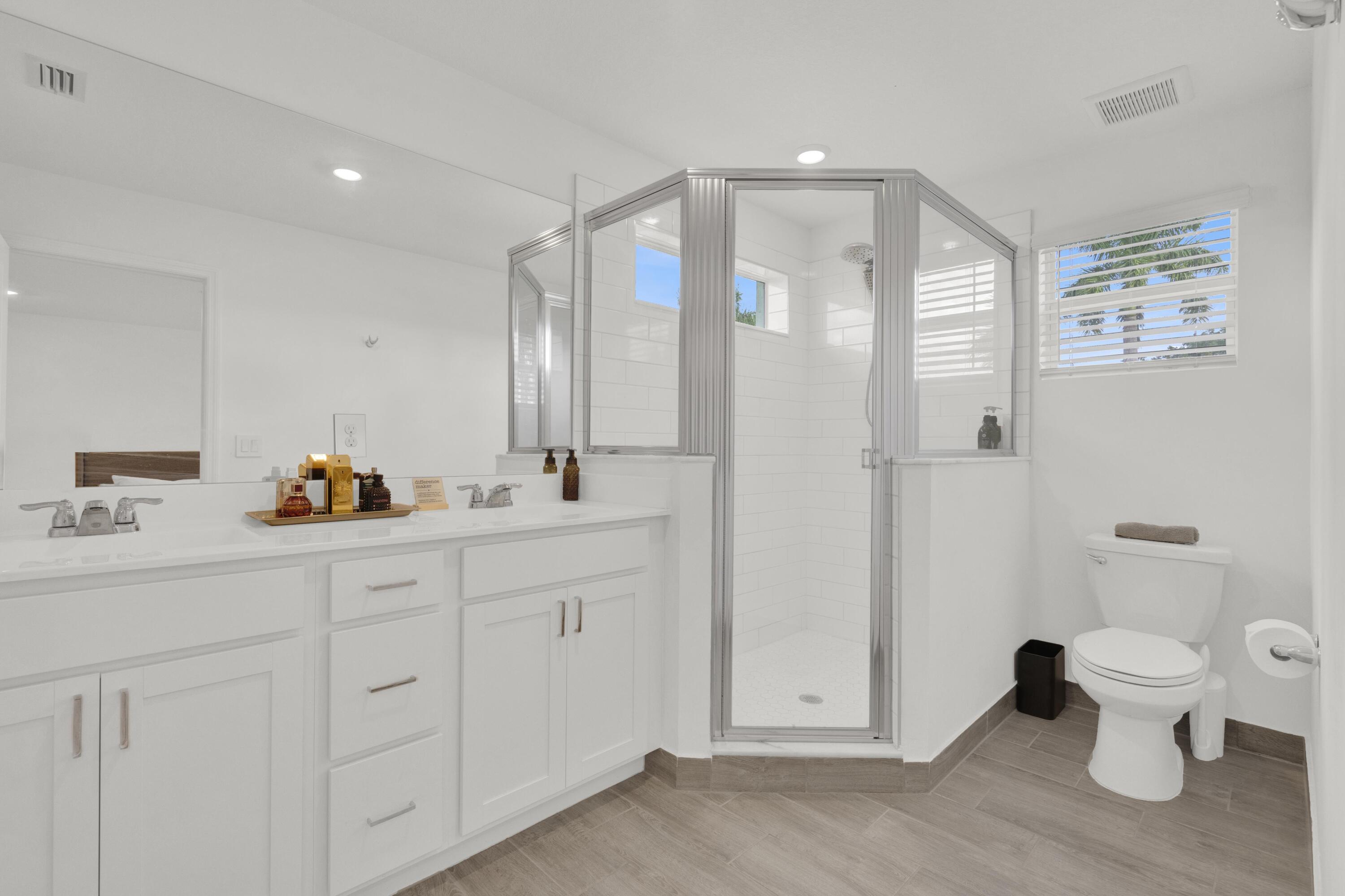 LAKESHORE AT THE FOUNTAINS - Residential