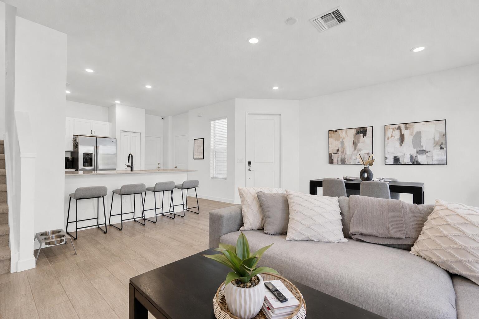 4246 Lagoon Shore Drive