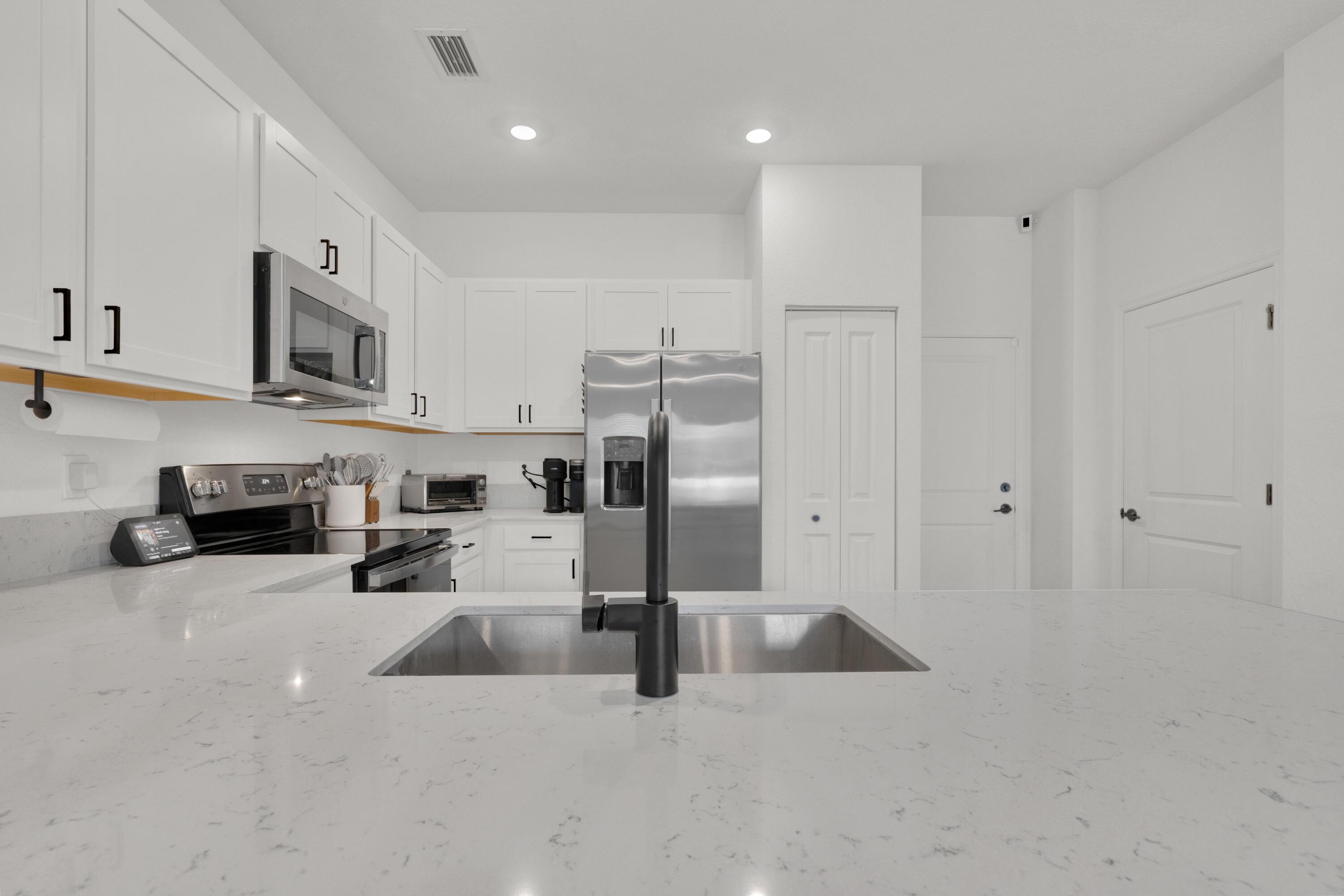 4246 Lagoon Shore Drive
