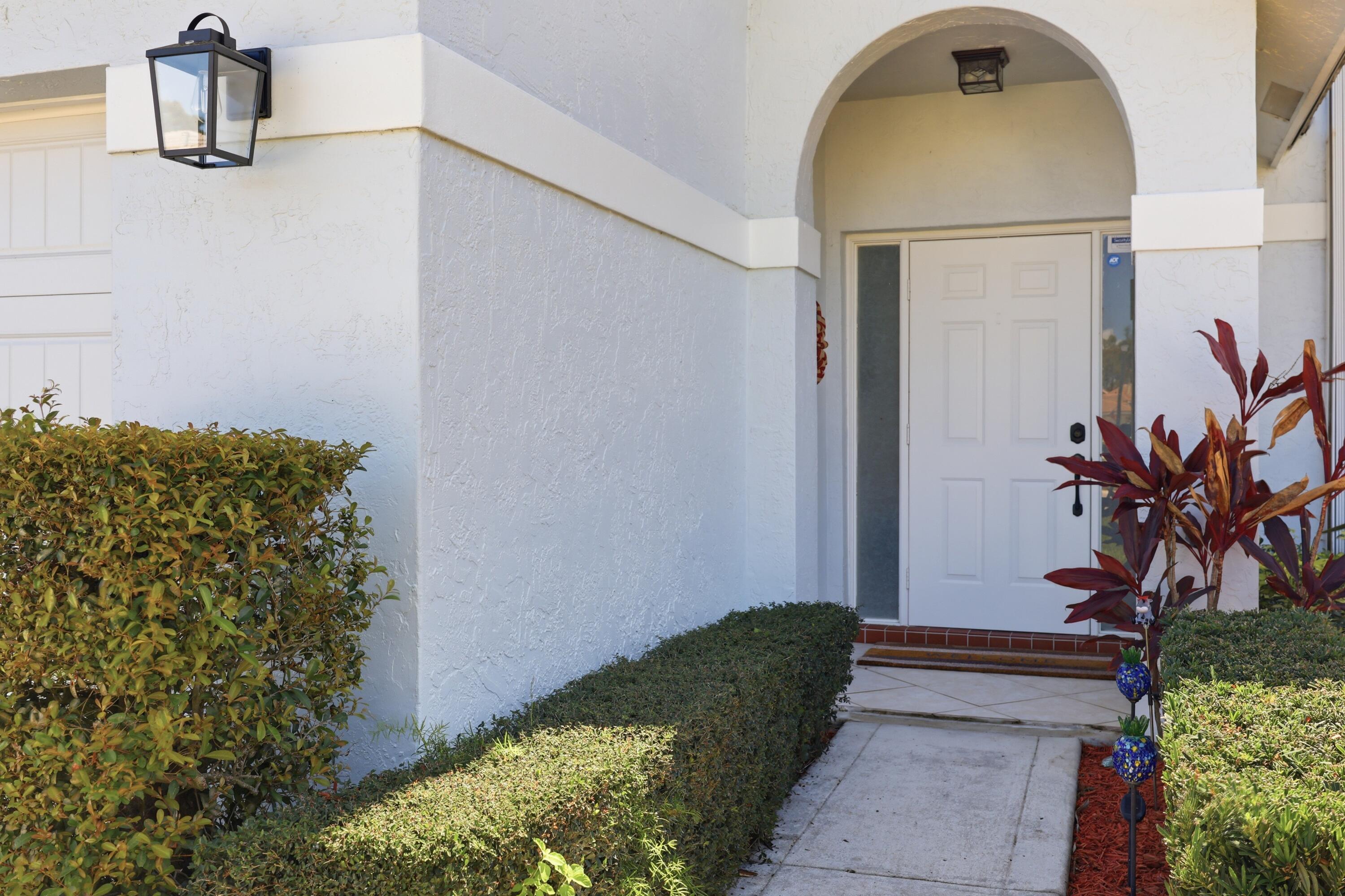 4956 SE Mariner Village Lane