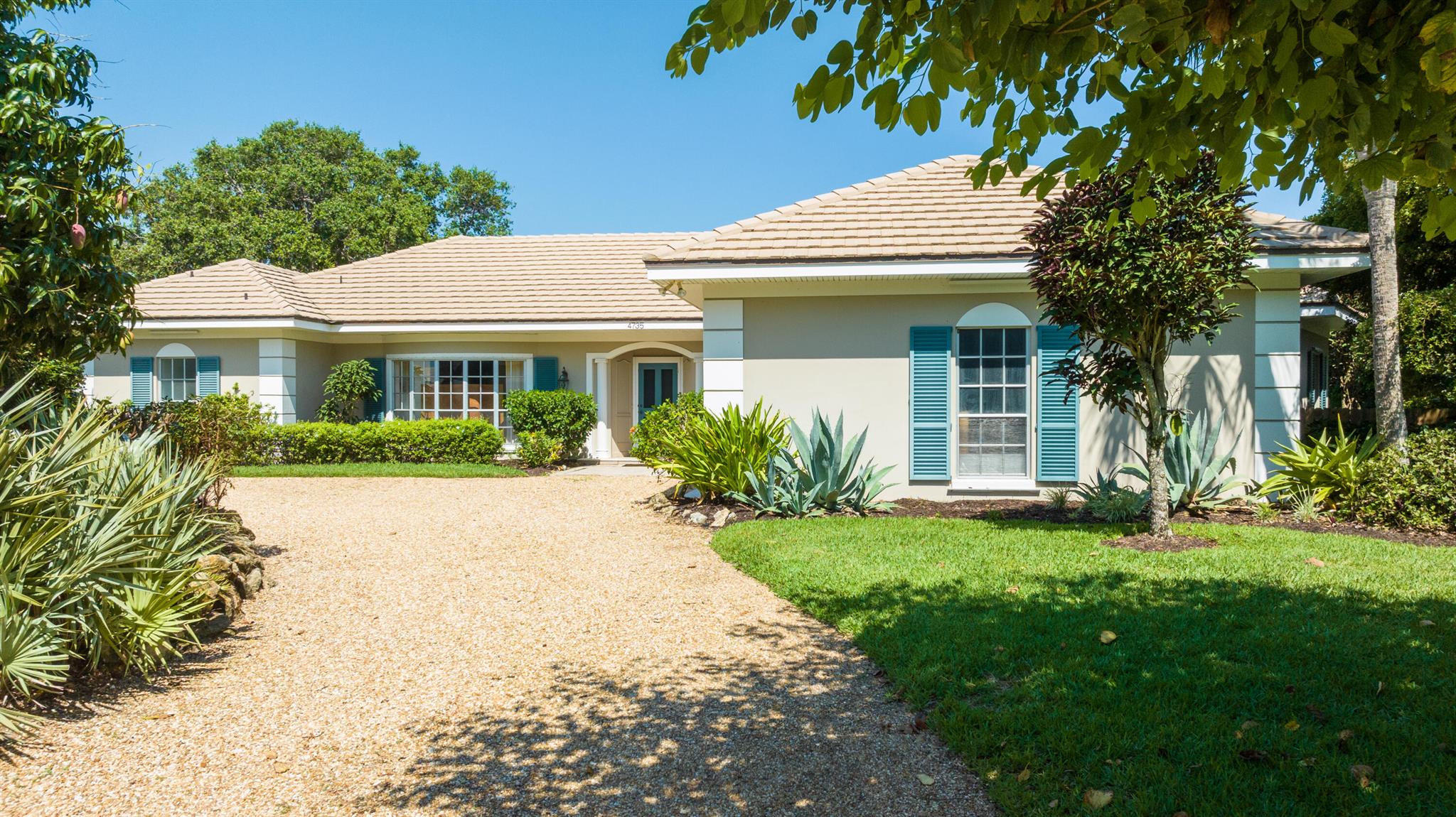 PEBBLE BAY ESTATES - Residential