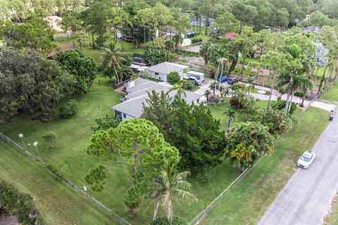 A home in Loxahatchee