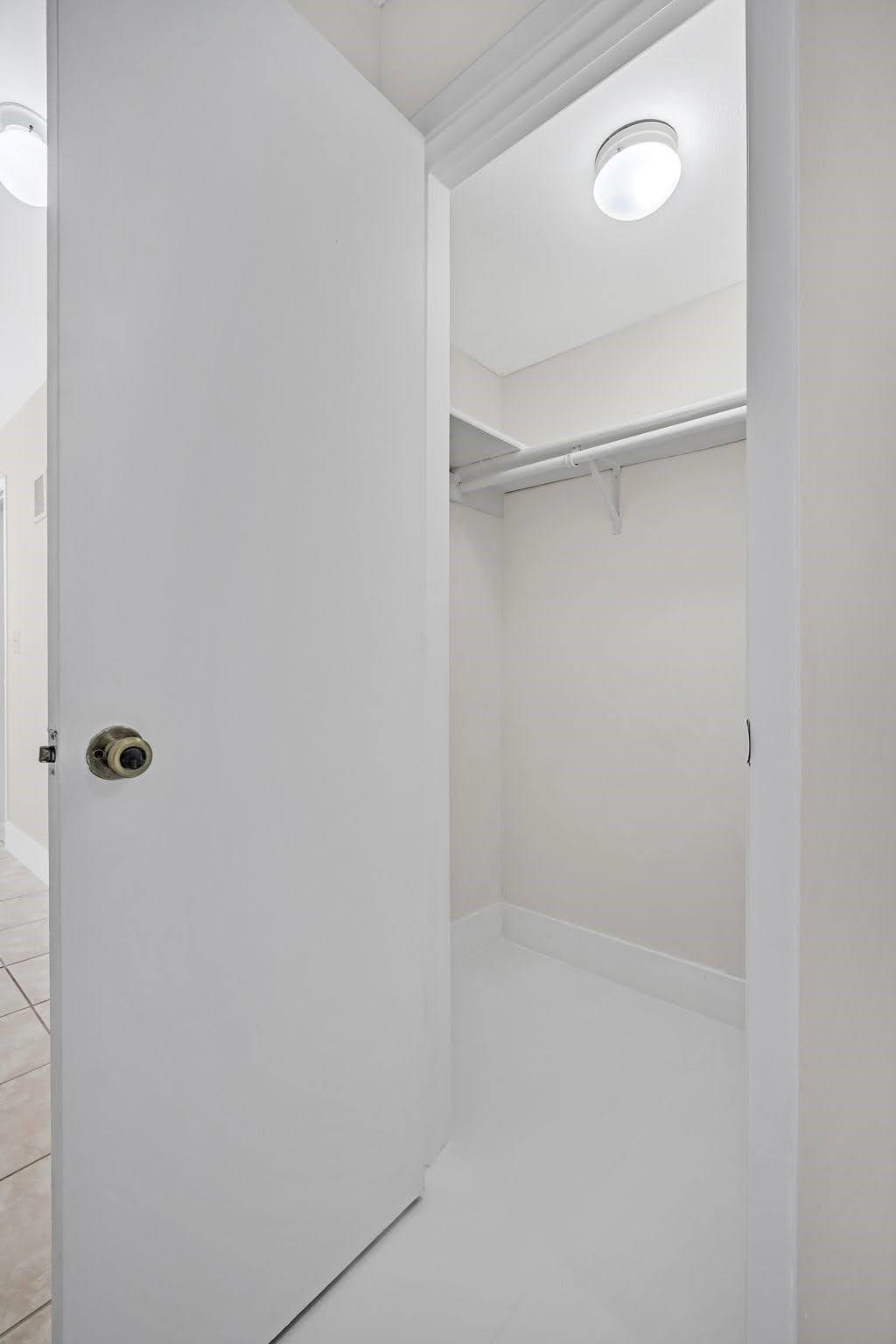 PRESERVE AT AVERY LAKES - Residential Lease