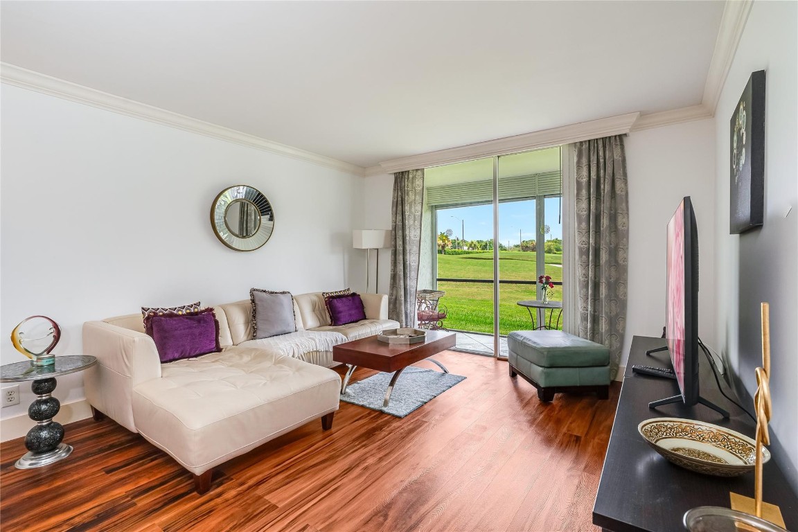 Hollybrook Golf & Tennis - Residential