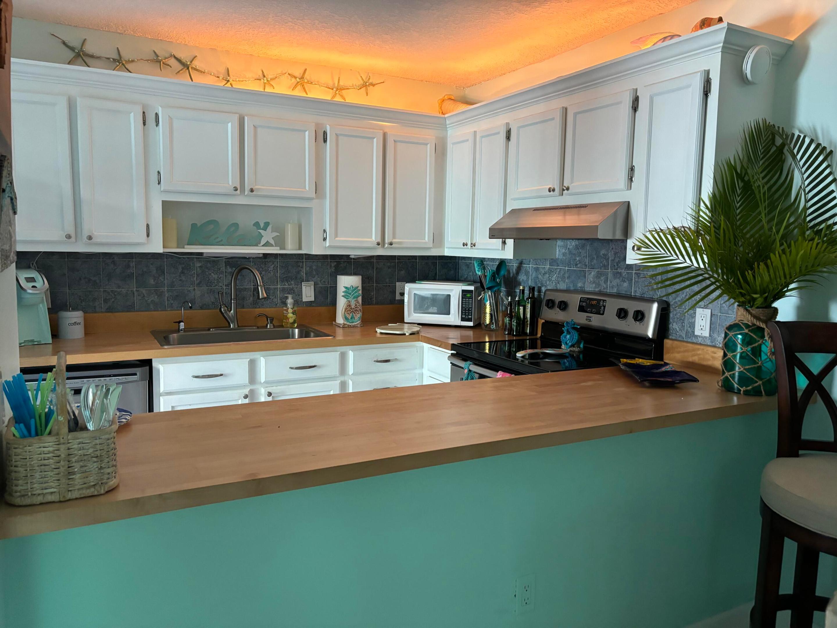 JUPITER PLANTATION FIRST ADD - Residential Lease