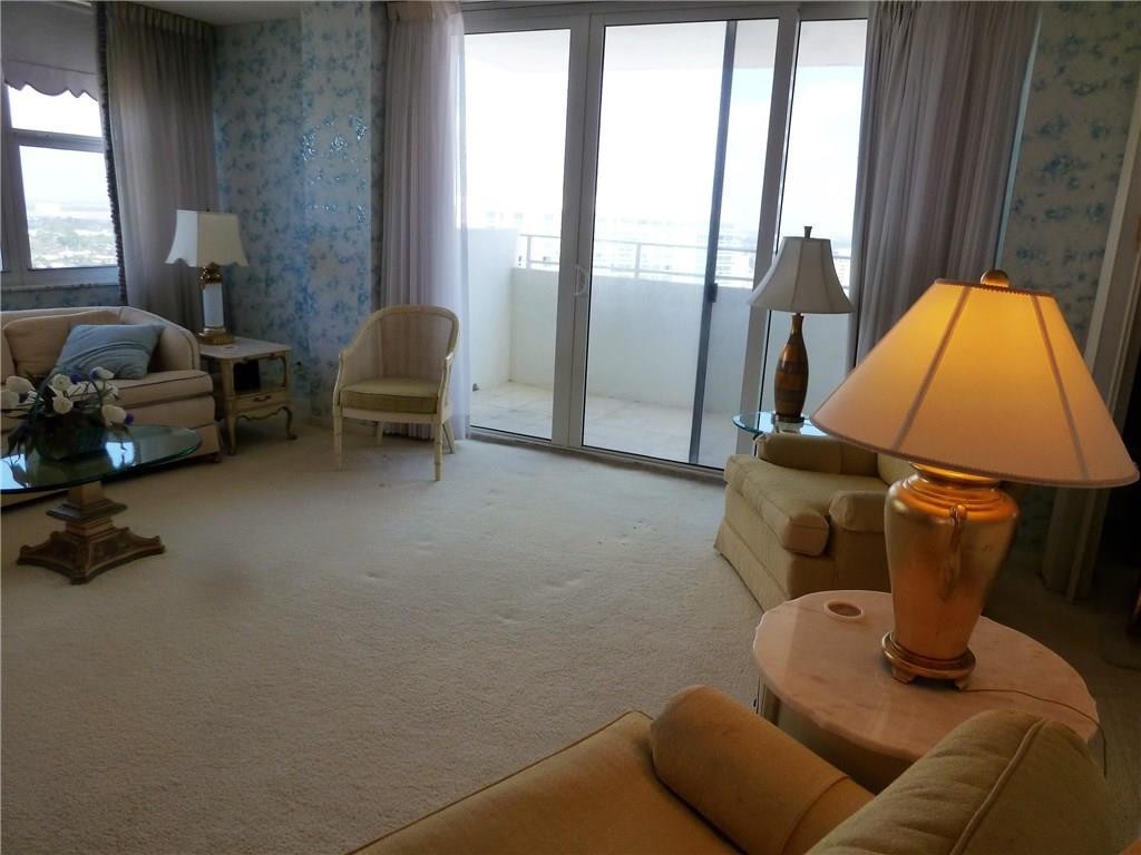 POMPANO BEACH CLUB - Residential