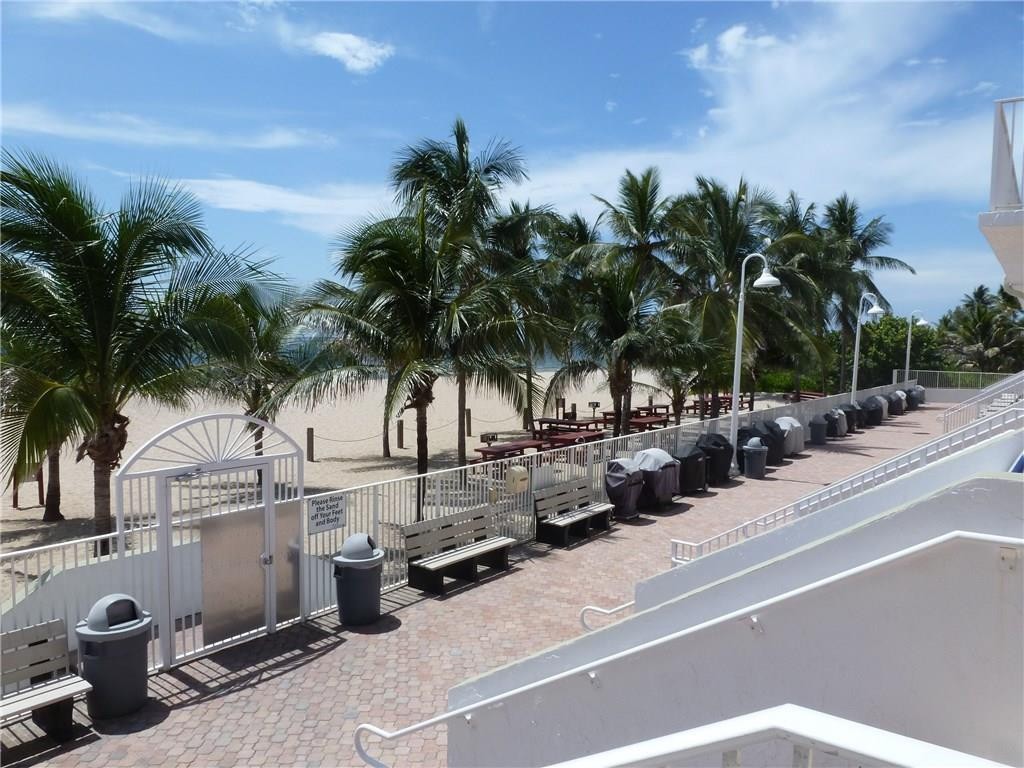 POMPANO BEACH CLUB - Residential