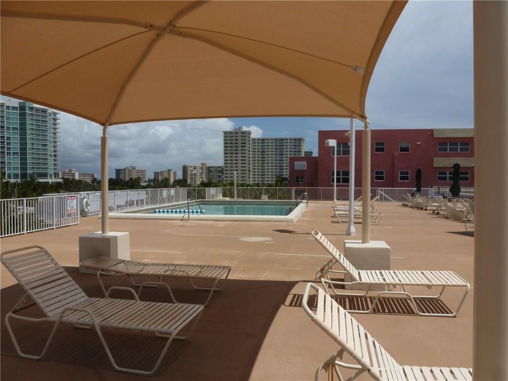 POMPANO BEACH CLUB - Residential