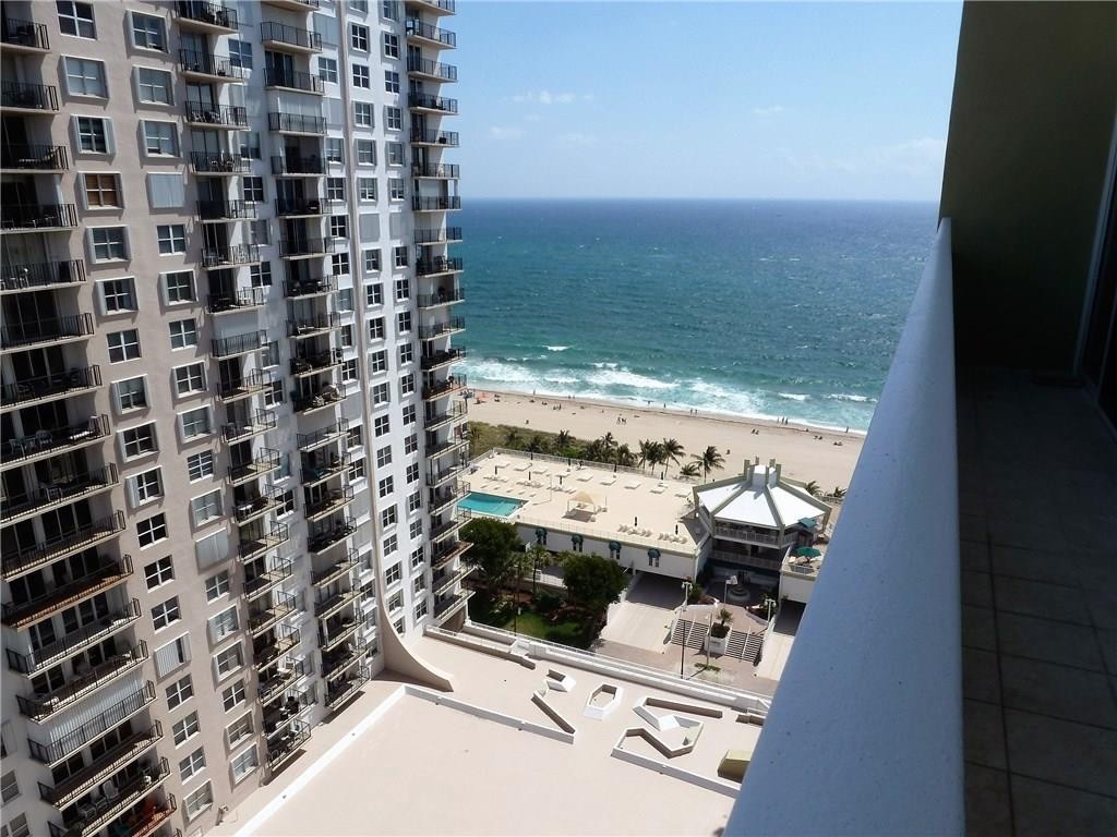 POMPANO BEACH CLUB - Residential