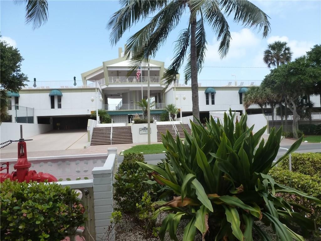 POMPANO BEACH CLUB - Residential