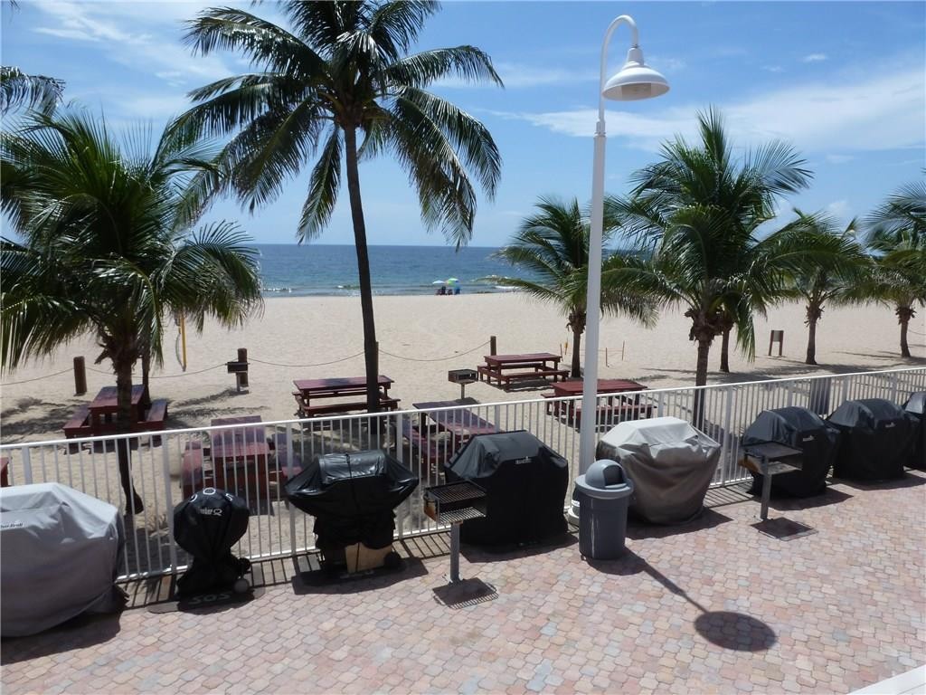 POMPANO BEACH CLUB - Residential