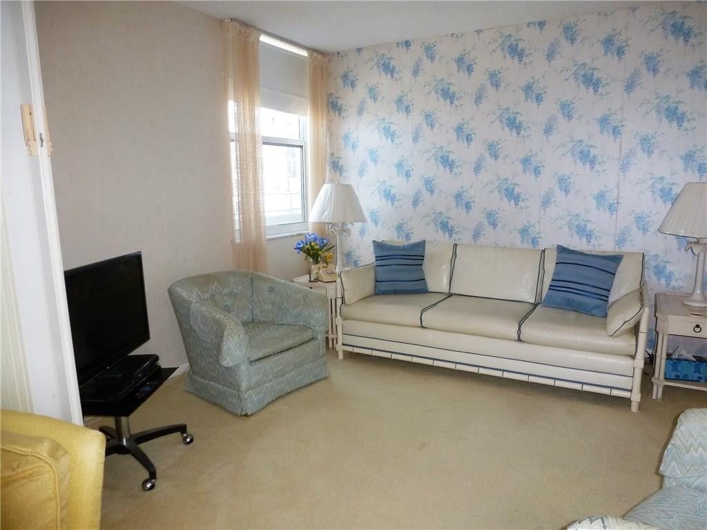 POMPANO BEACH CLUB - Residential