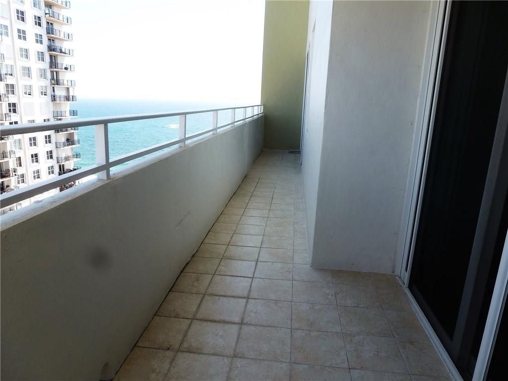POMPANO BEACH CLUB - Residential