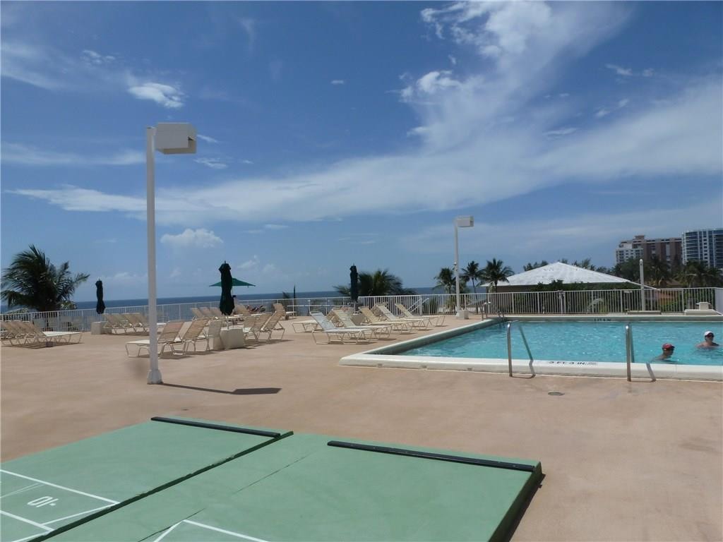 POMPANO BEACH CLUB - Residential