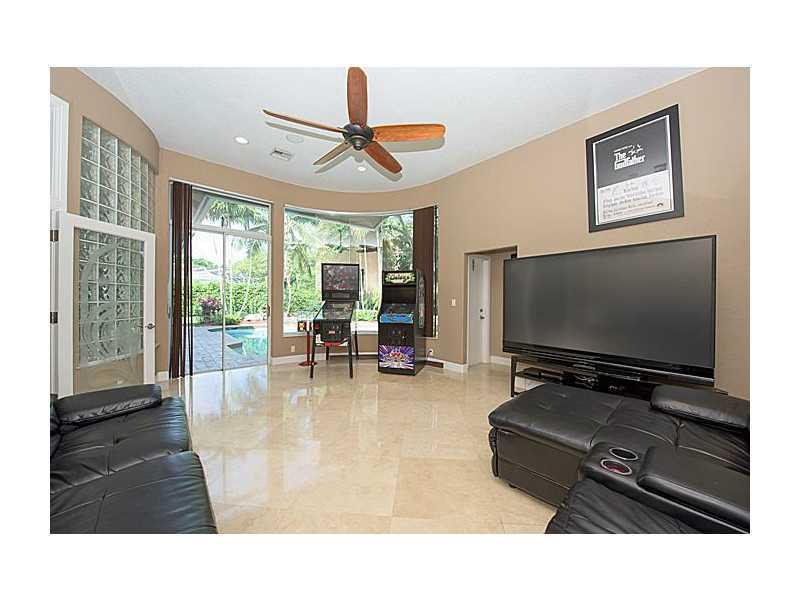 LANDINGS OF PARKLAND - Residential