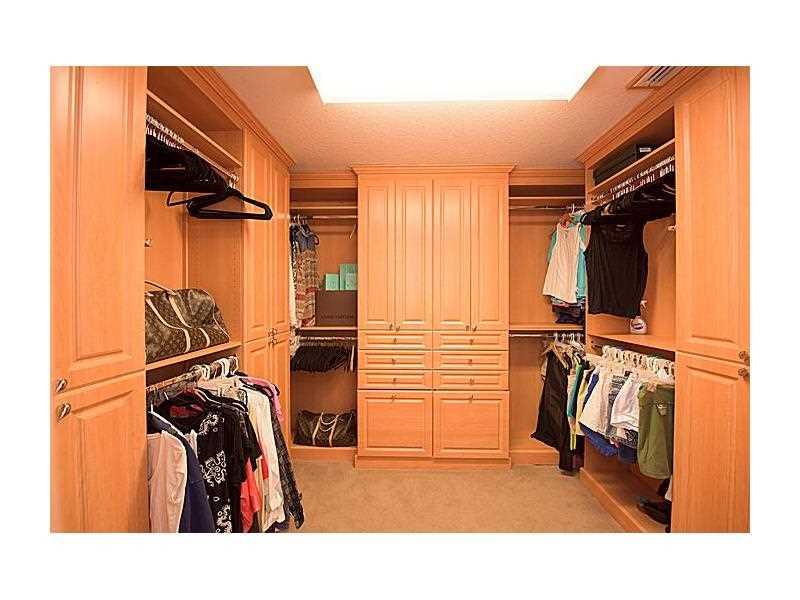 LANDINGS OF PARKLAND - Residential