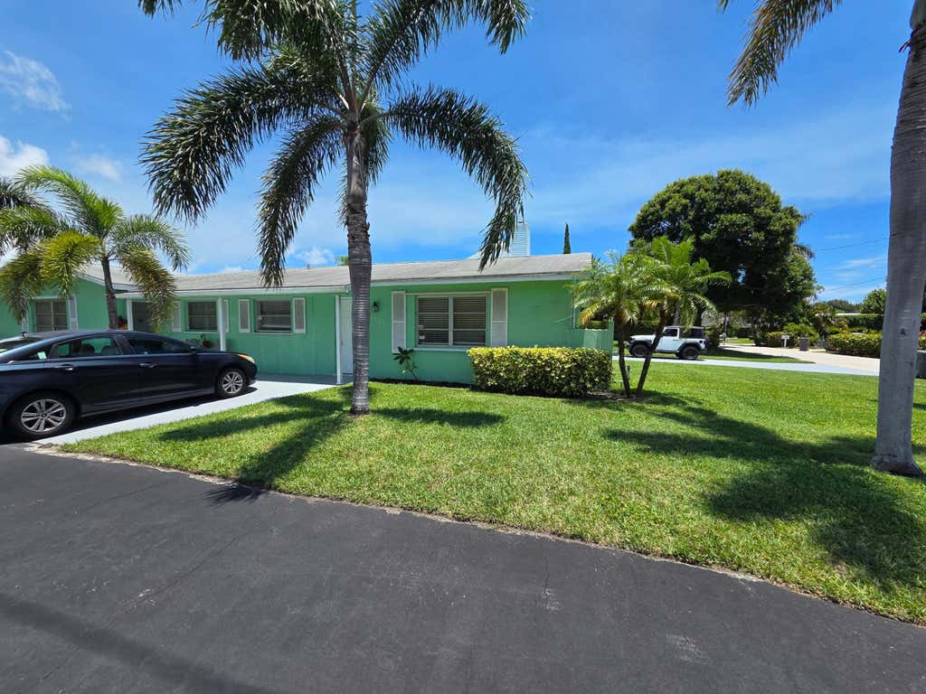 Photo of 2667 Old Donald Ross Road, Palm Beach Gardens, FL 33410 (MLS # B26045279)