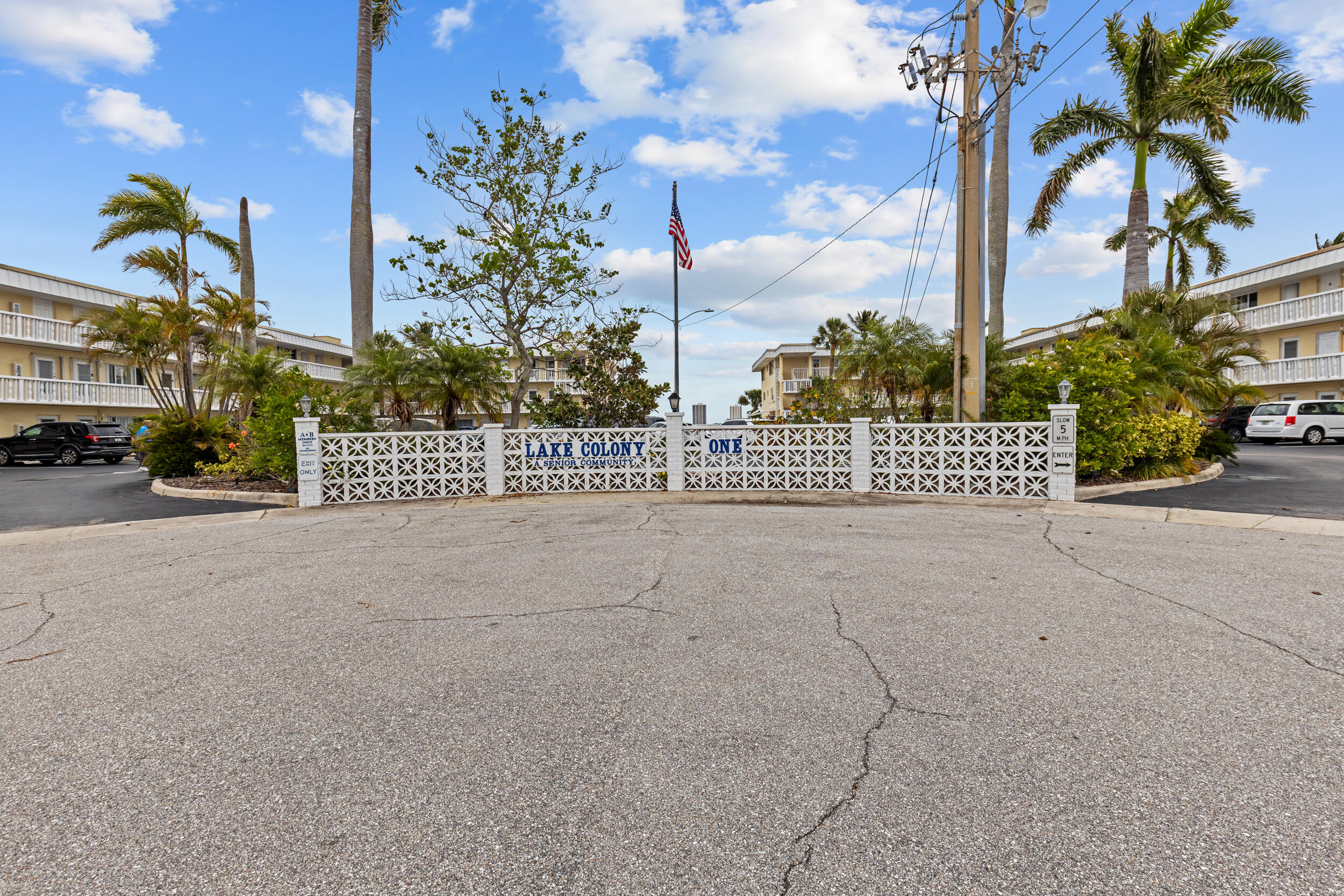 LAKE COLONY APTS ONE INC - Residential