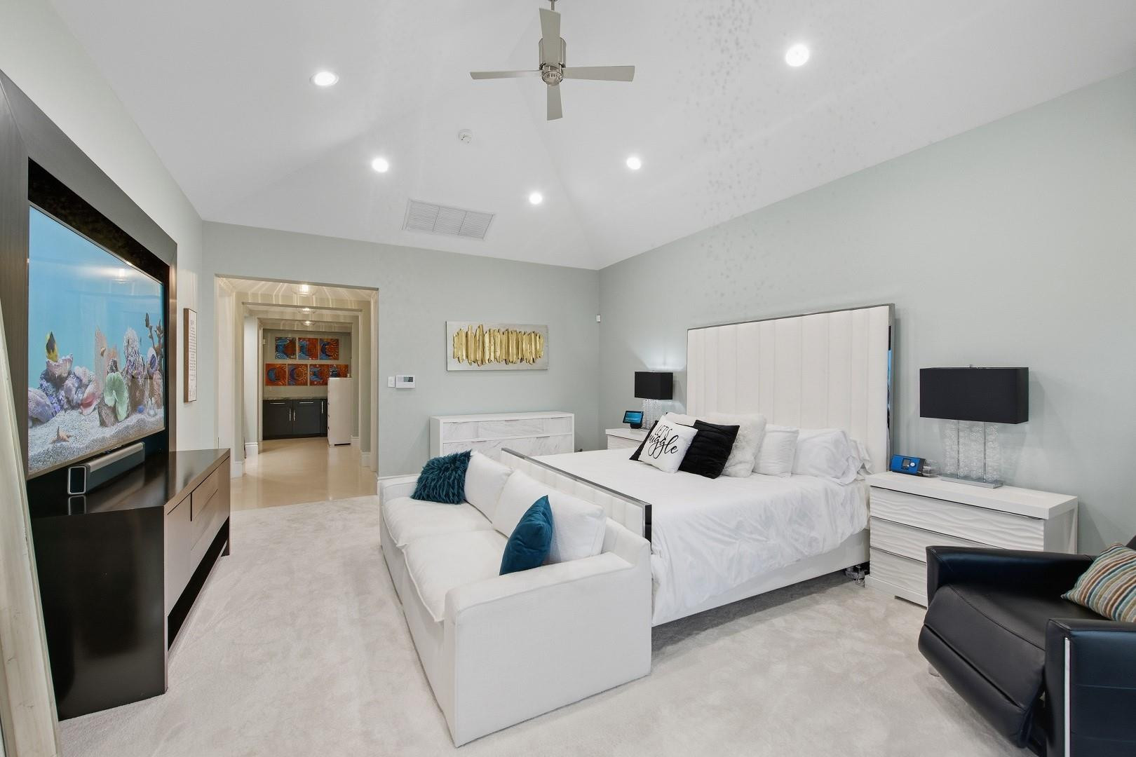 Las Olas Isles - Residential