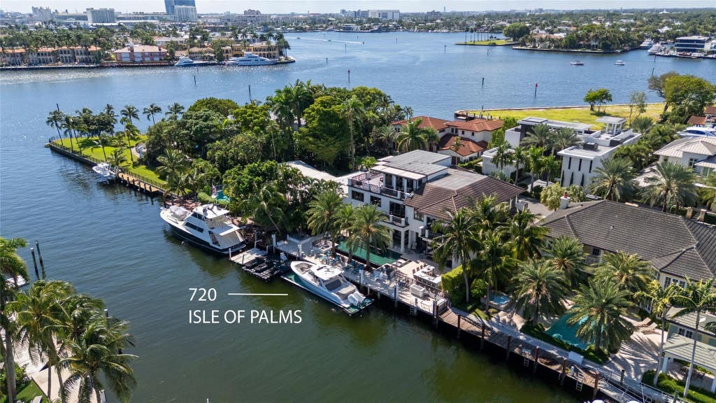 Photo of 720 Isle Of Palms Drive, Fort Lauderdale, FL 33301 (MLS # F10533712)