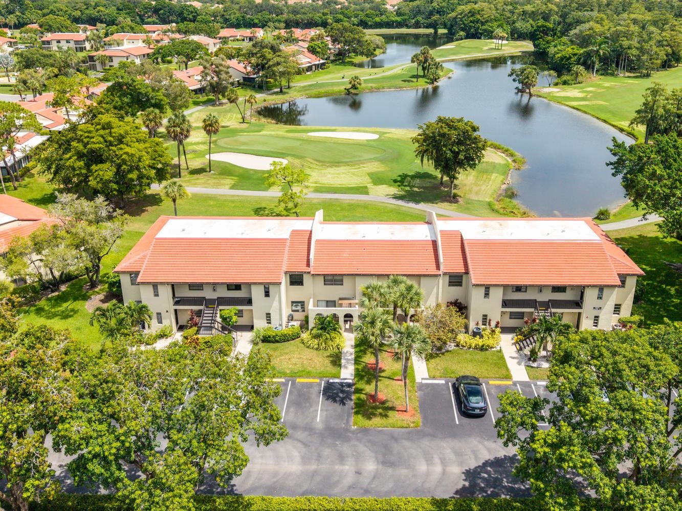 8425 Casa Del Lago H