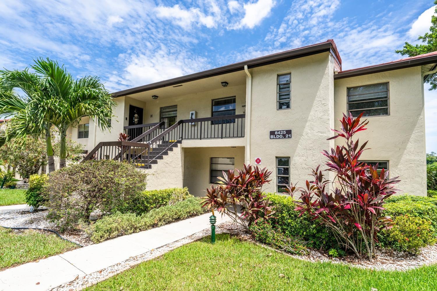 8425 Casa Del Lago H