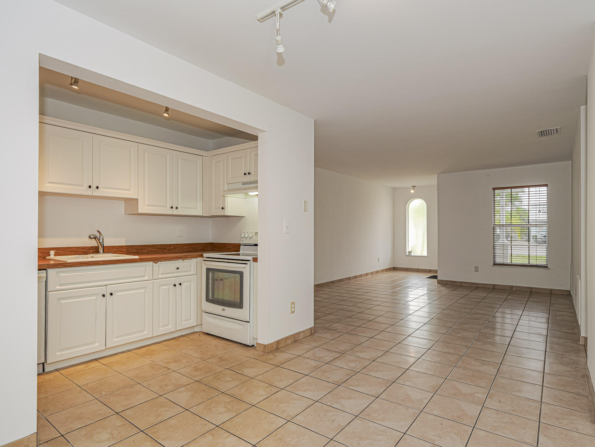 FISHERMANS VILLAGE - Residential Lease