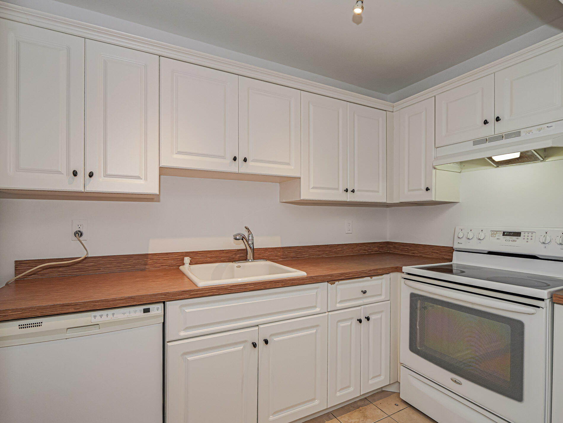 FISHERMANS VILLAGE - Residential Lease